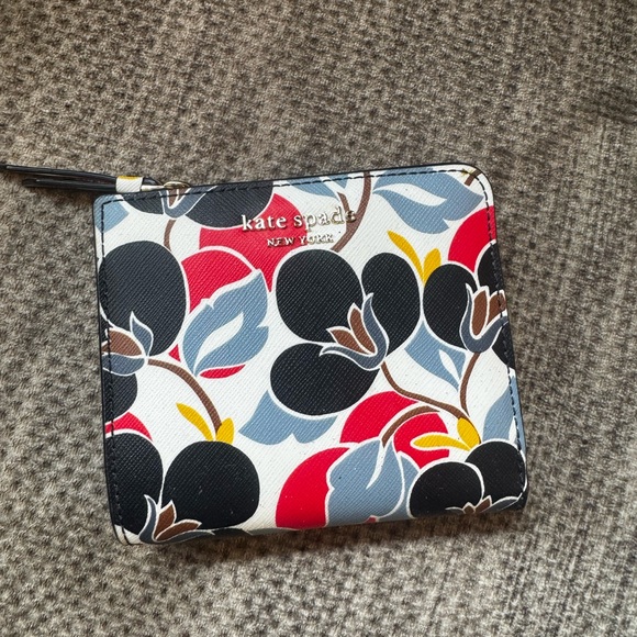 kate spade Handbags - Kate Spade Floral Zip Wallet in Red, Blue & Navy - Brand New!